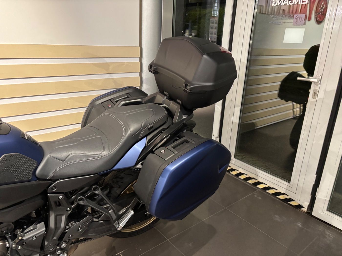 Fahrzeugabbildung Yamaha Tracer 7 GT mit Topcase, Tieferlegung,