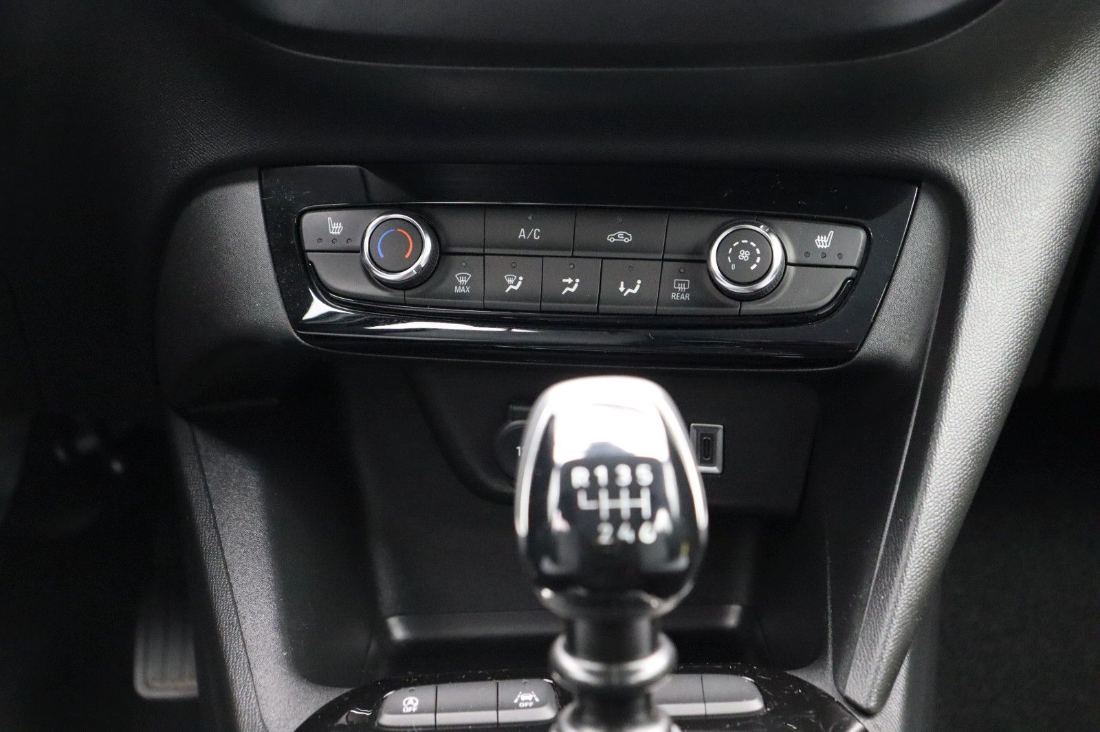 Fahrzeugabbildung Opel Corsa 1.2 F Basis