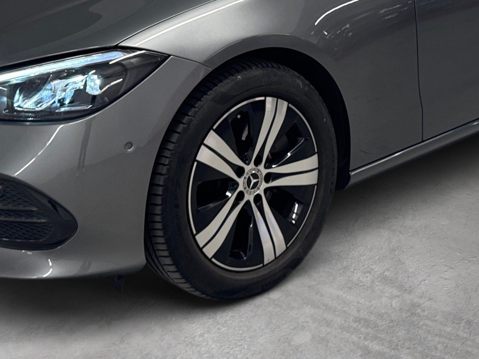 Fahrzeugabbildung Mercedes-Benz C 200 T Avantgarde*LED*AHK*Kamera*Ambientebel.