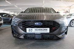 Fahrzeugabbildung Ford Focus ST X LED NAVI CAM Winter + Track Paket uvm