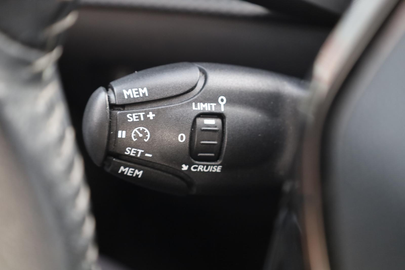 Peugeot 2008 1.2 PureTech Allure Pack LED PDC Tempomat, миниатюра 27
