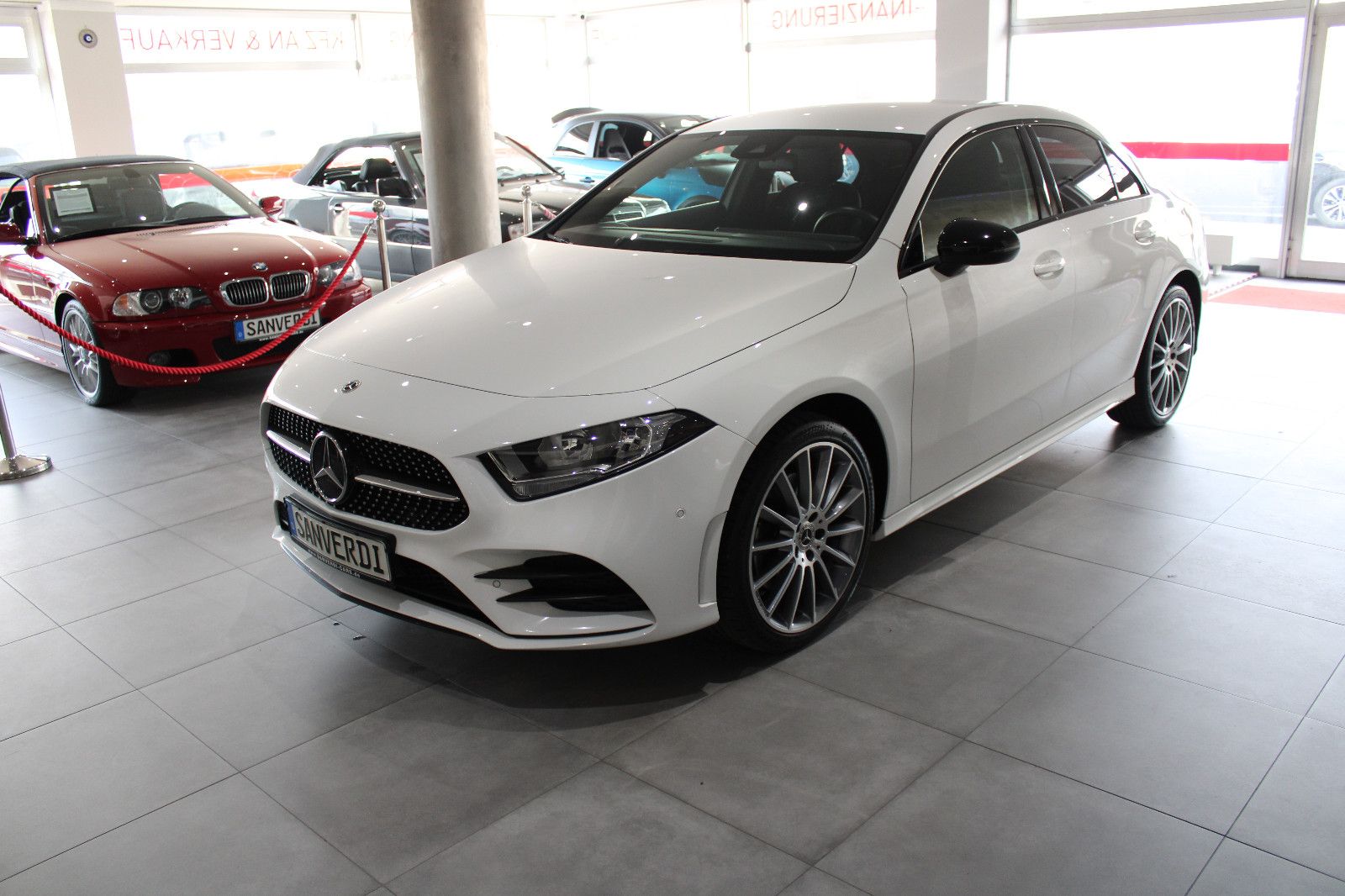 MERCEDES-BENZ A 250 e AMG-SPORTPAKET NIGHT DIAMANT *I.HAND*