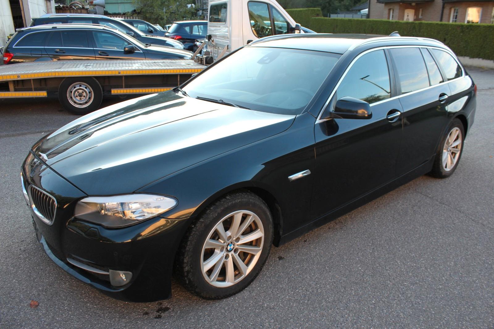 BMW 535 2010 — interior