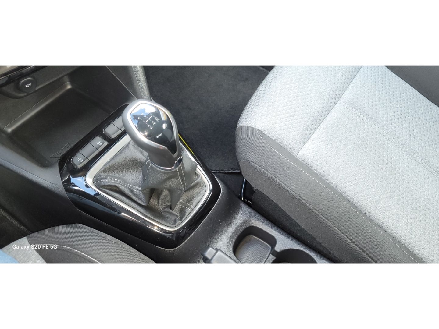 Fahrzeugabbildung Opel Corsa F kleiner Flitzer mit Allwetter