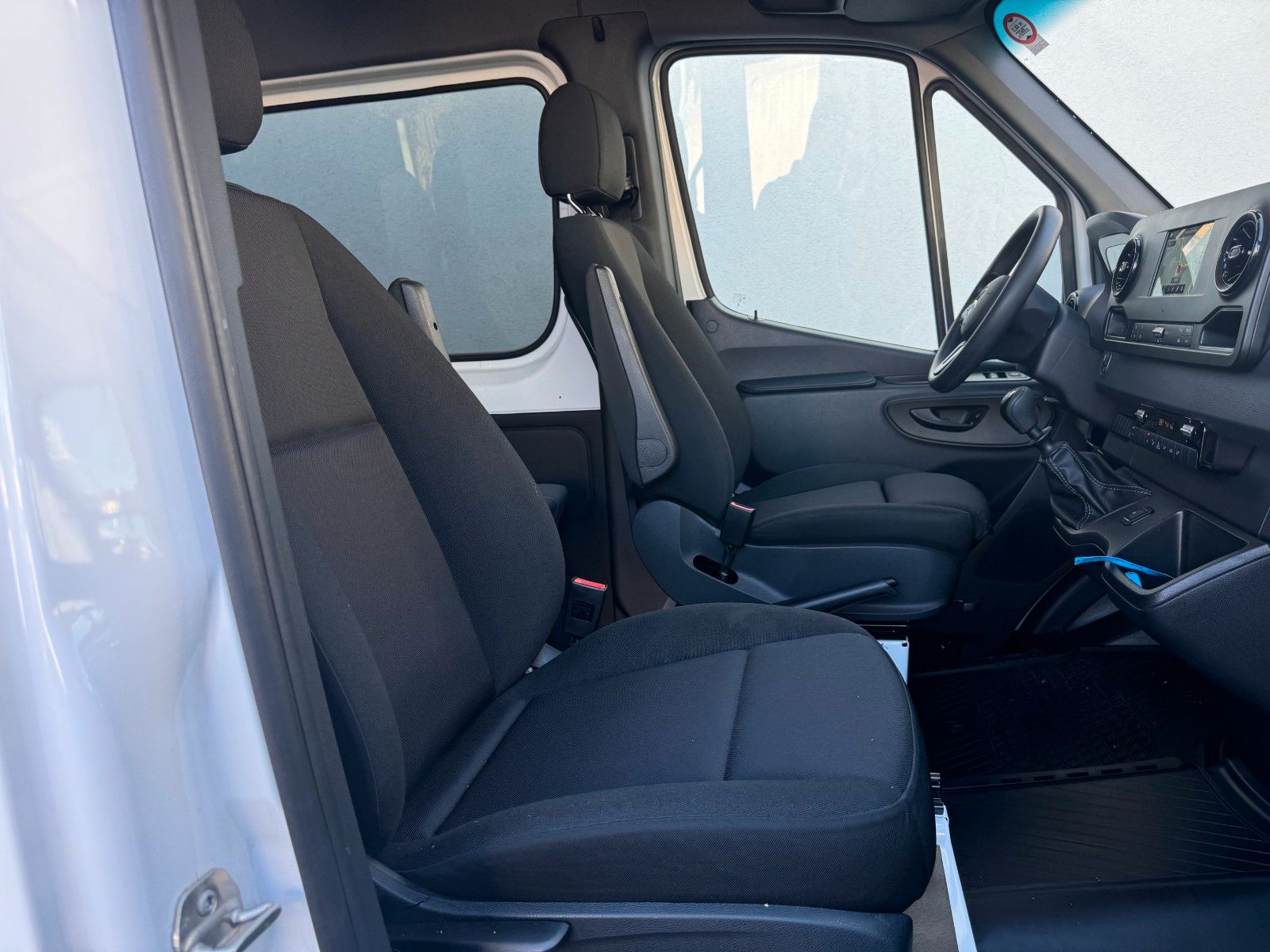 Fahrzeugabbildung Mercedes-Benz Sprinter 317 CDI Rollstuhl/Behinderten Lift