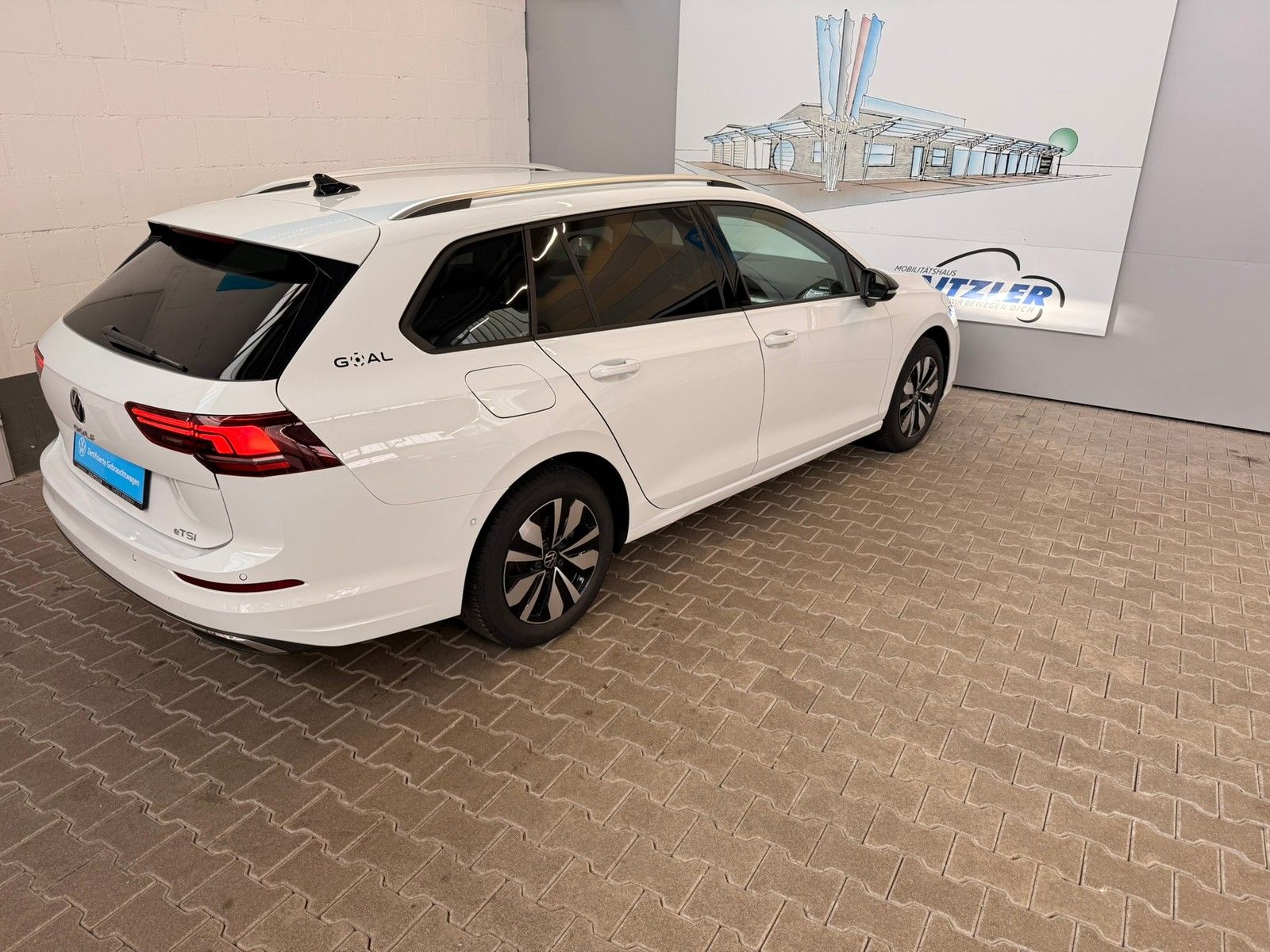 Fahrzeugabbildung Volkswagen Golf VIII Var. Goal 1.5 eTSI DSG +Kamera+Keyless