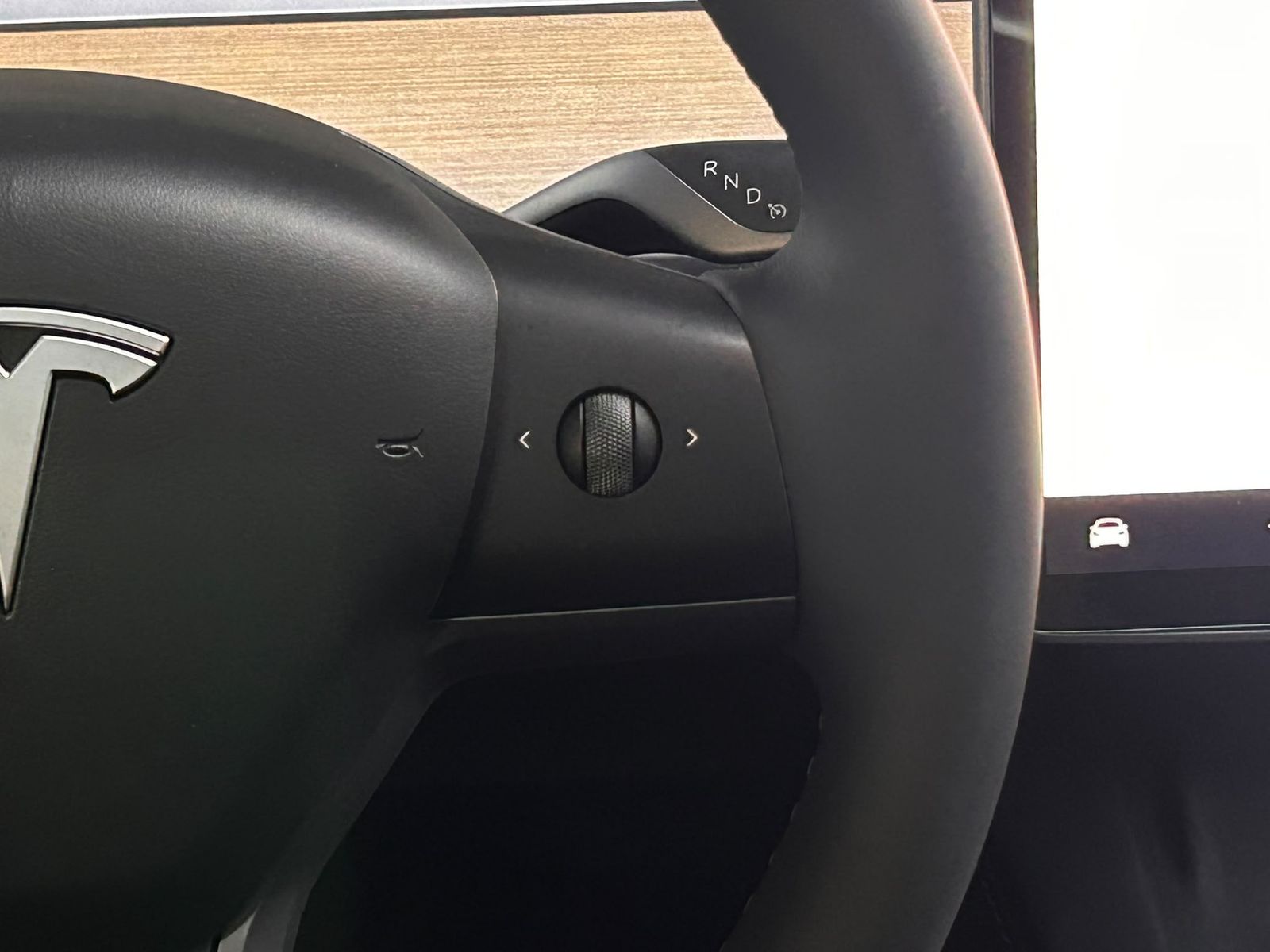Fahrzeugabbildung Tesla Model Y Long Range Perform AWD PANO+LED+ACC+360+