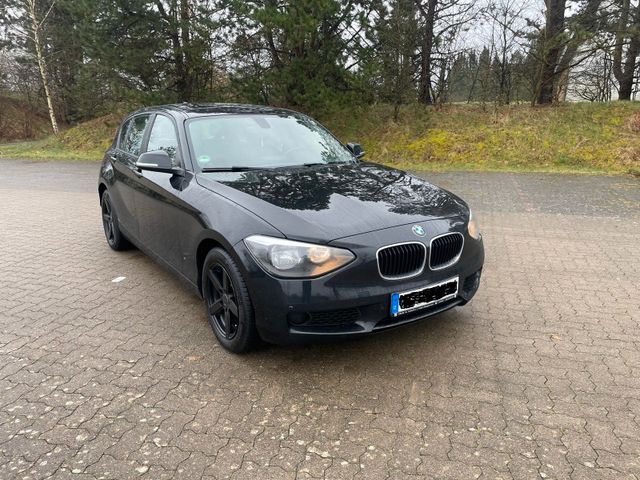 BMW 120d Lim. 5-trg. /Automatik/Leder/Schiebedach