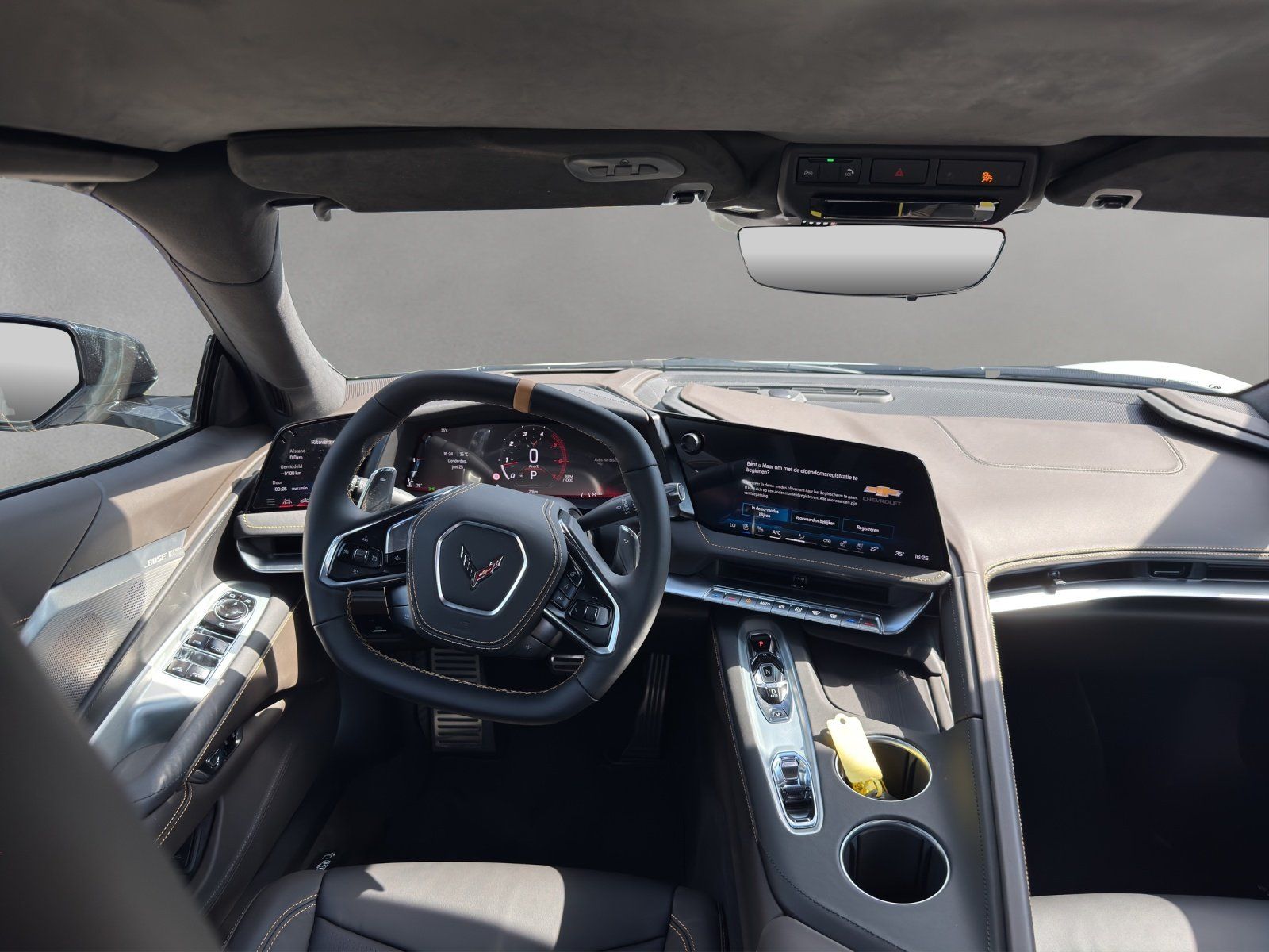 Fahrzeugabbildung Corvette C8 Cabrio 3LT MY2026 ARCTIC-WHITE/DARK-ATMOSPHER