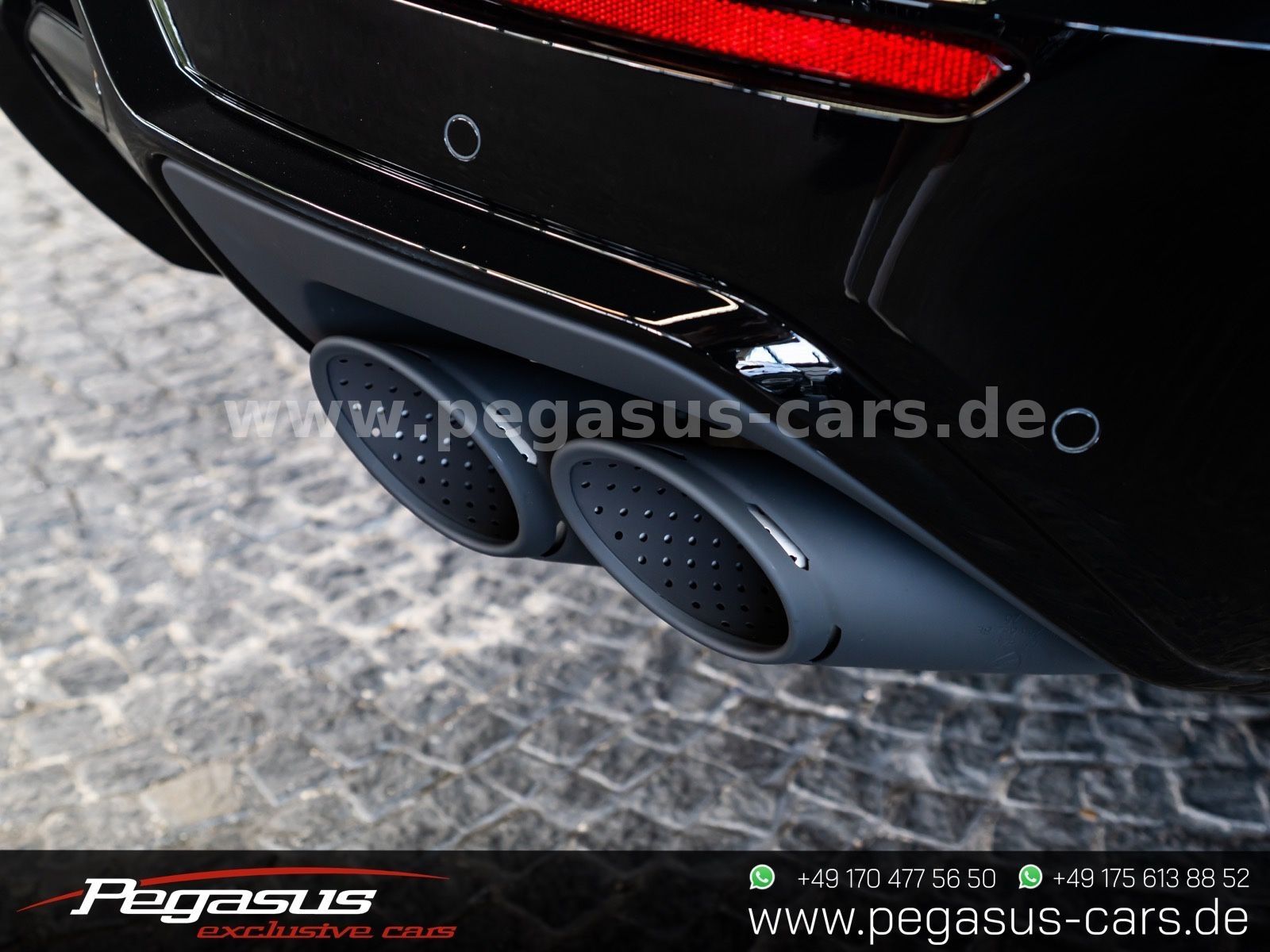 LAMBORGHINI Urus - 12