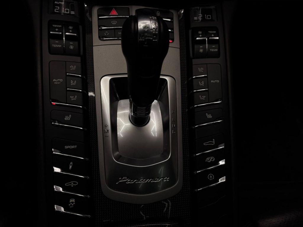 PORSCHE Panamera Basis VOLLLEDER PANORAMA ISOFIX LUFTFAH PORSCHE Panamera Basis VOLLLEDER PANORAMA ISOFIX LUFTFAH