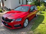 Skoda Octavia 2.0 TSI DSG RS Combi RS - Skoda Octavia: Privatanbieter