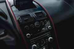 Fahrzeugabbildung Aston Martin DBS 6.0 Touchtronic *Carbon / Unikat*