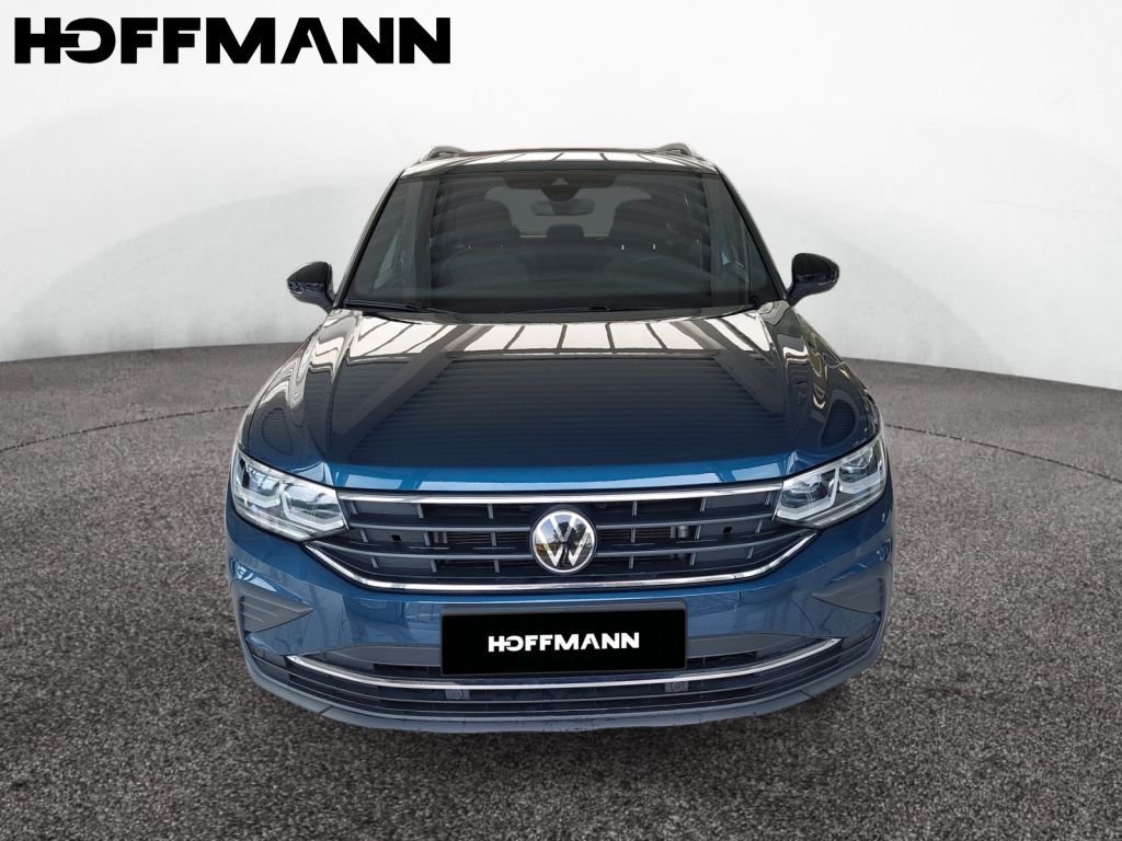 Fahrzeugabbildung Volkswagen Tiguan 1.5 TSI DSG Life Digital Cockpit Panorama