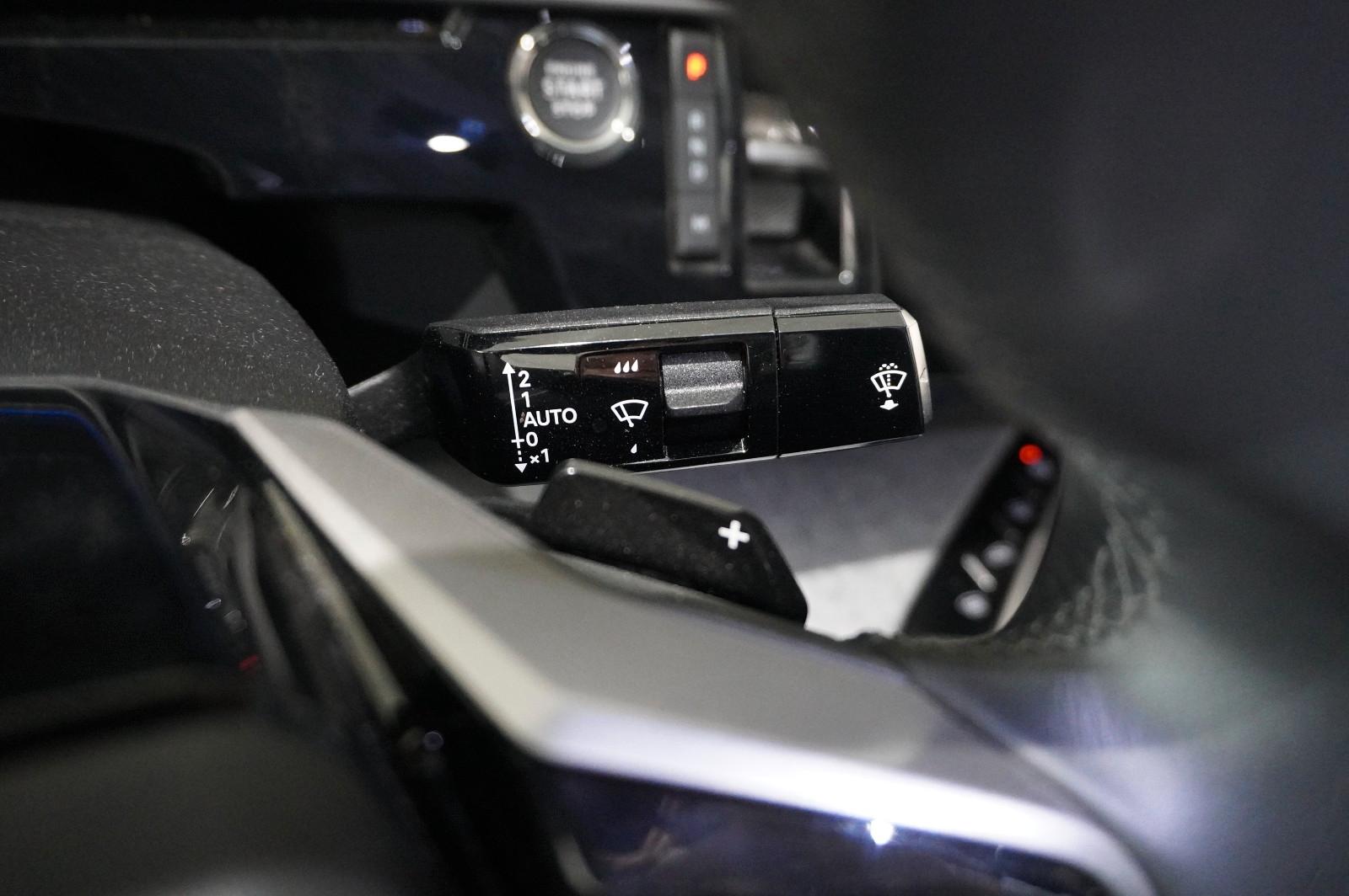Peugeot 3008 Hybrid 145 ALLURE E-DSC NAVI/LED/360°/SPORT