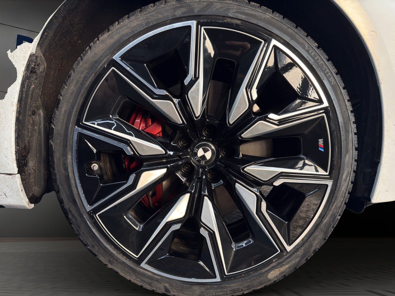 Fahrzeugabbildung BMW 750Li xDrive *LASER*360°*H&K*Masssage*Skylounge*