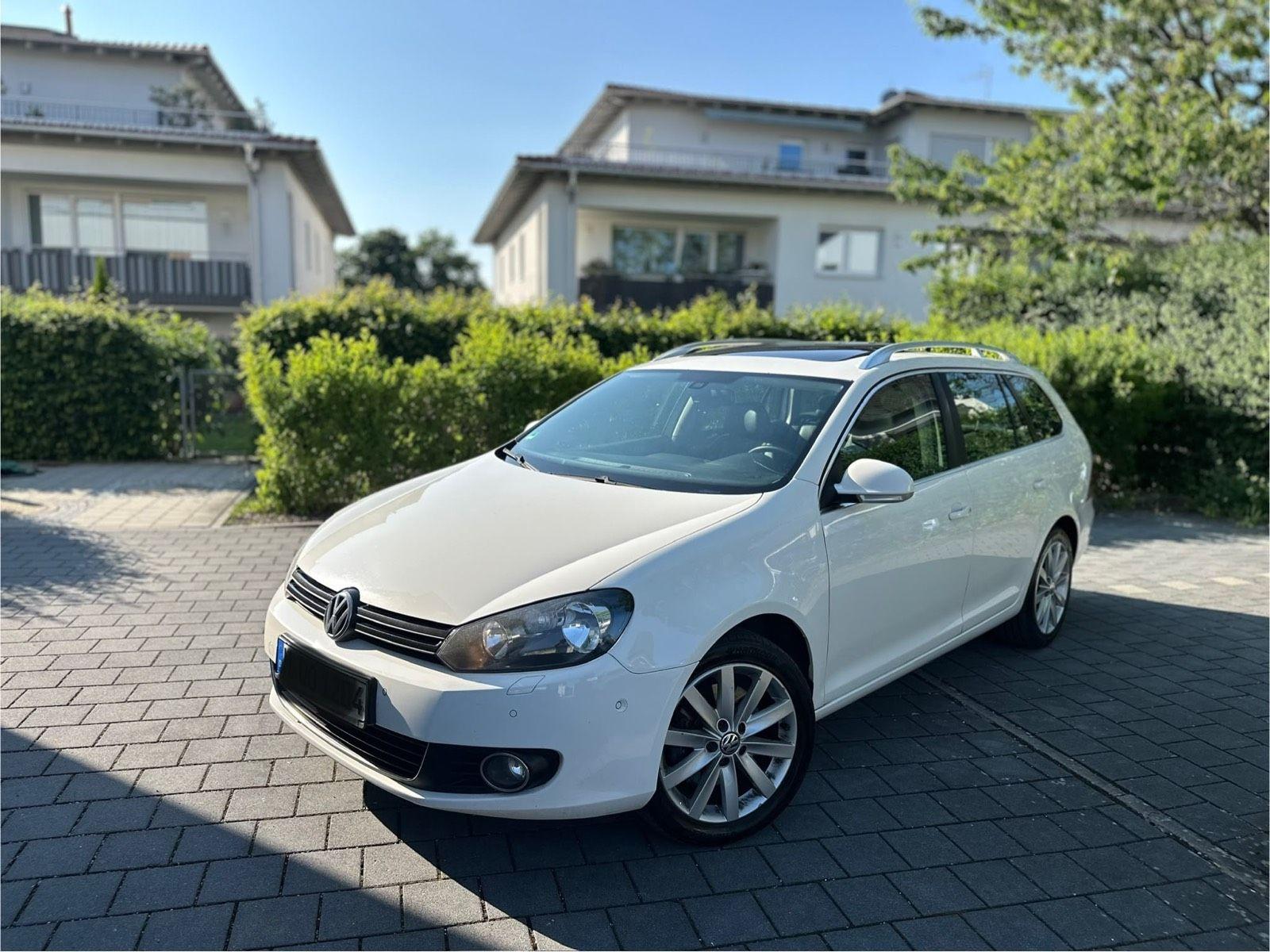 Volkswagen Golf 2013 — interior