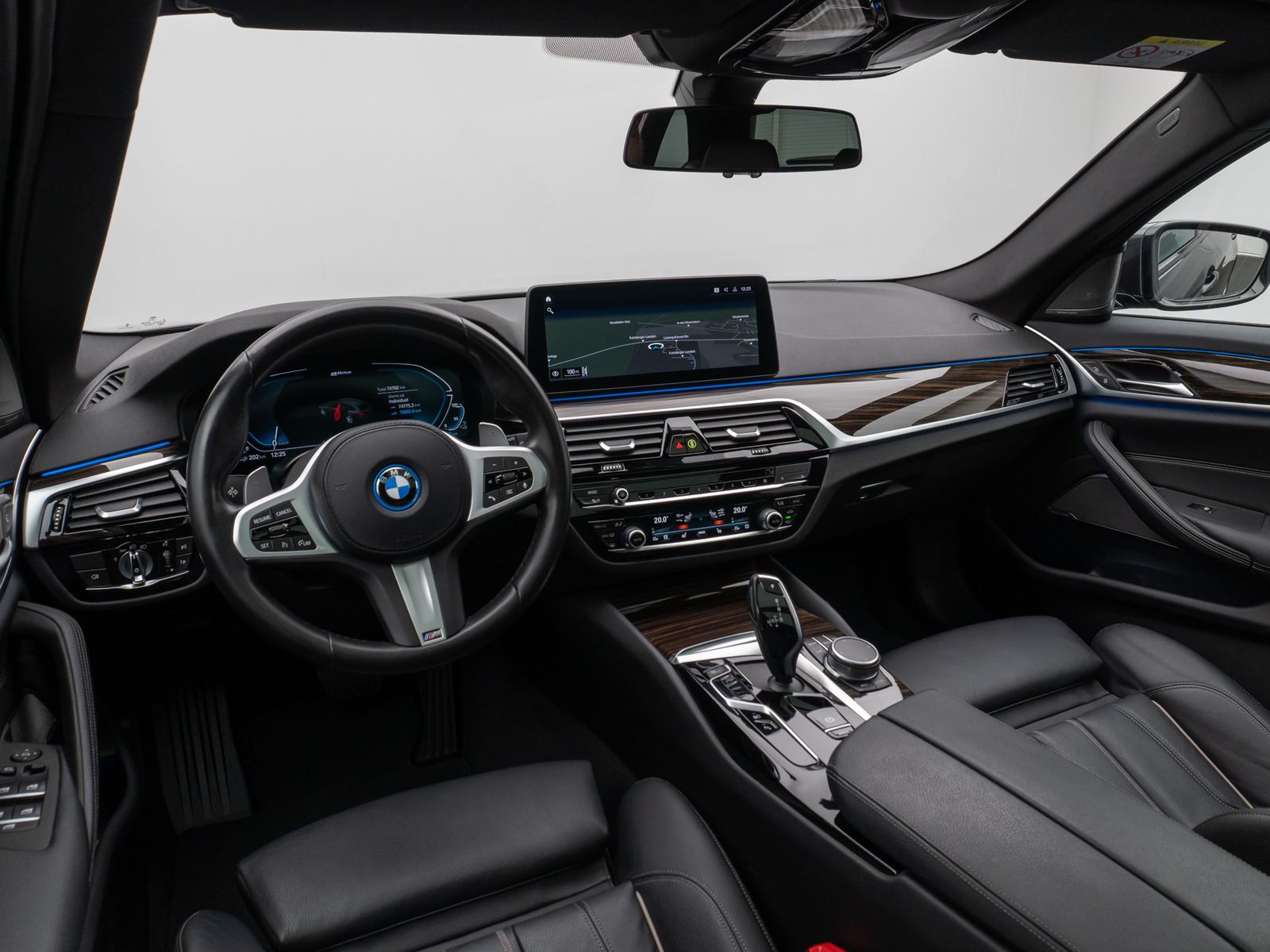 Fahrzeugabbildung BMW 530e Panorama Kamera DAB H/K WLAN Alarm Sport