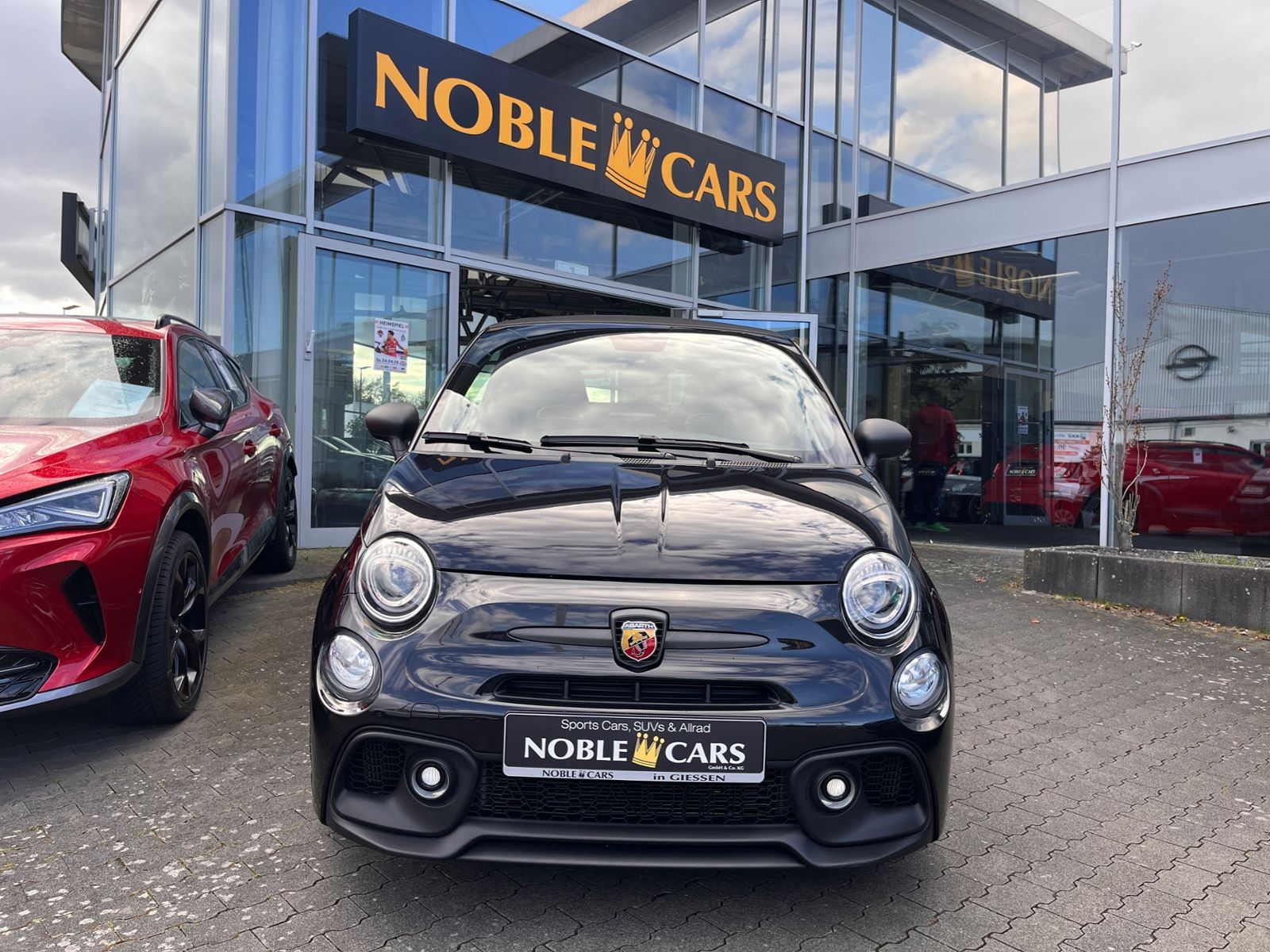 Fahrzeugabbildung Abarth 695C Cabrio KLIMA NAV BEATS LEDER