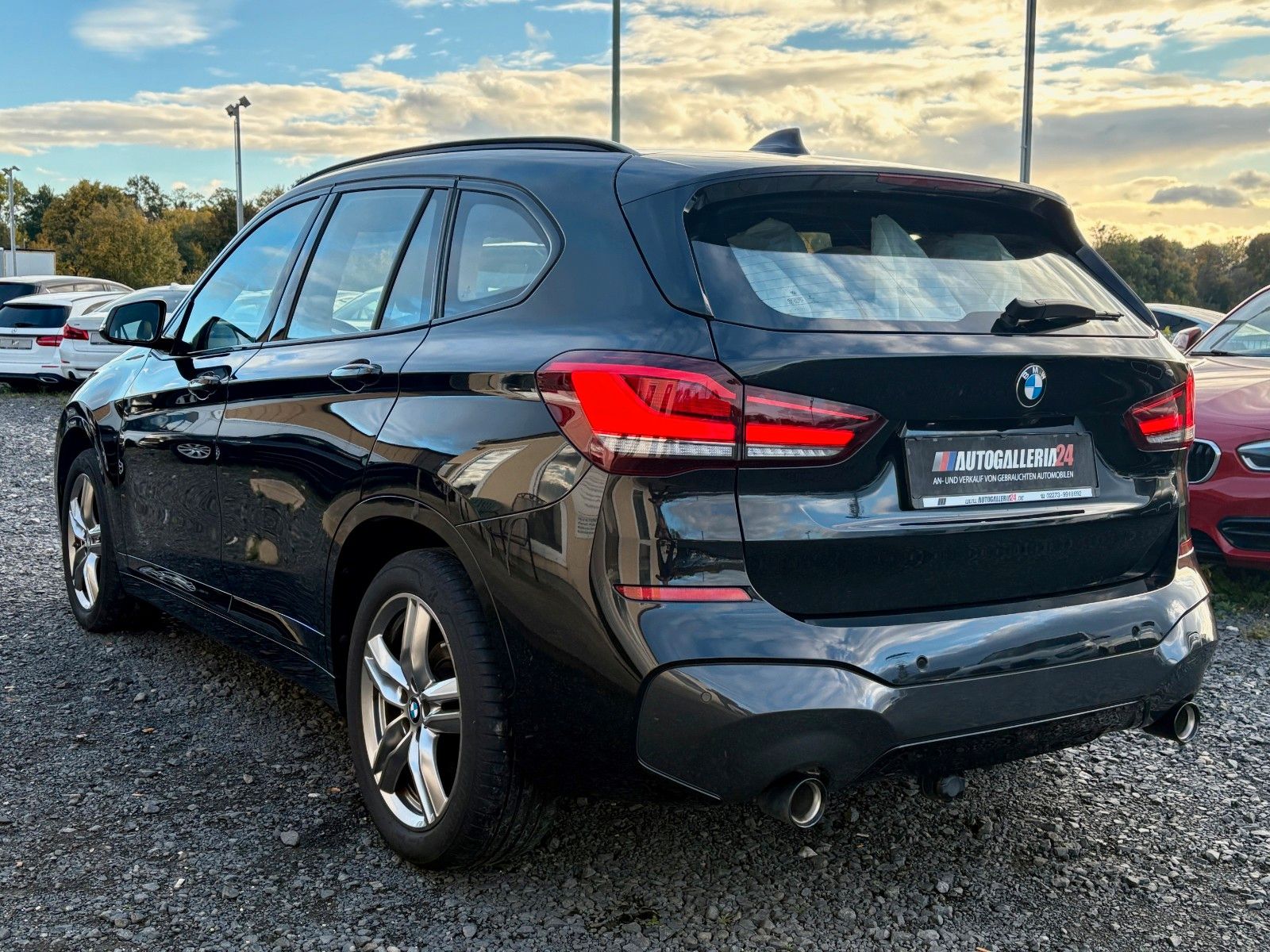 Fahrzeugabbildung BMW X1 sDrive18d Aut. M SPORTPAKET Navi LED Pano HUD