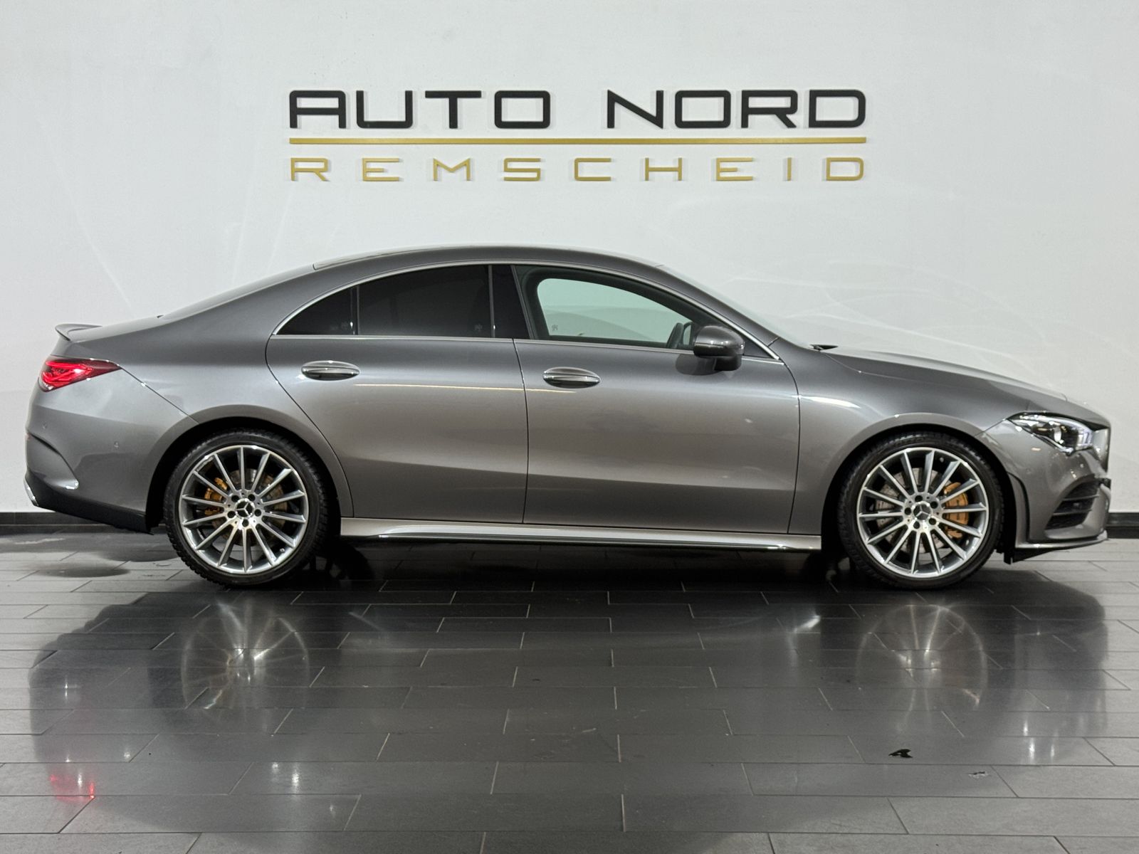 Mercedes-Benz CLA 250 AMG Coupé Ambiente LED DCT DAB foto 5