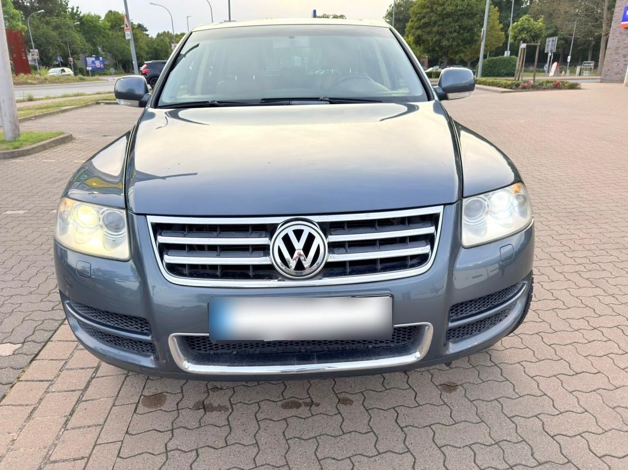Volkswagen Touareg 2004 — rear view
