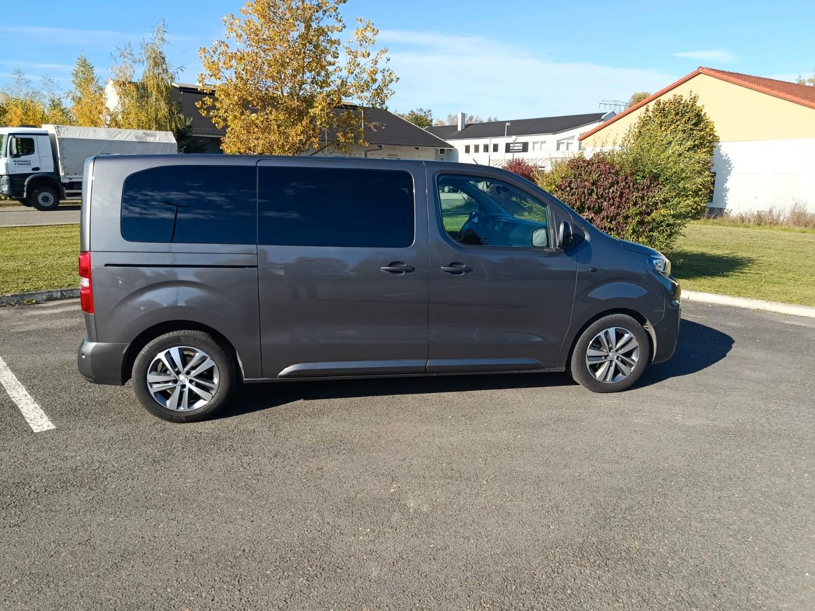 Peugeot Traveller