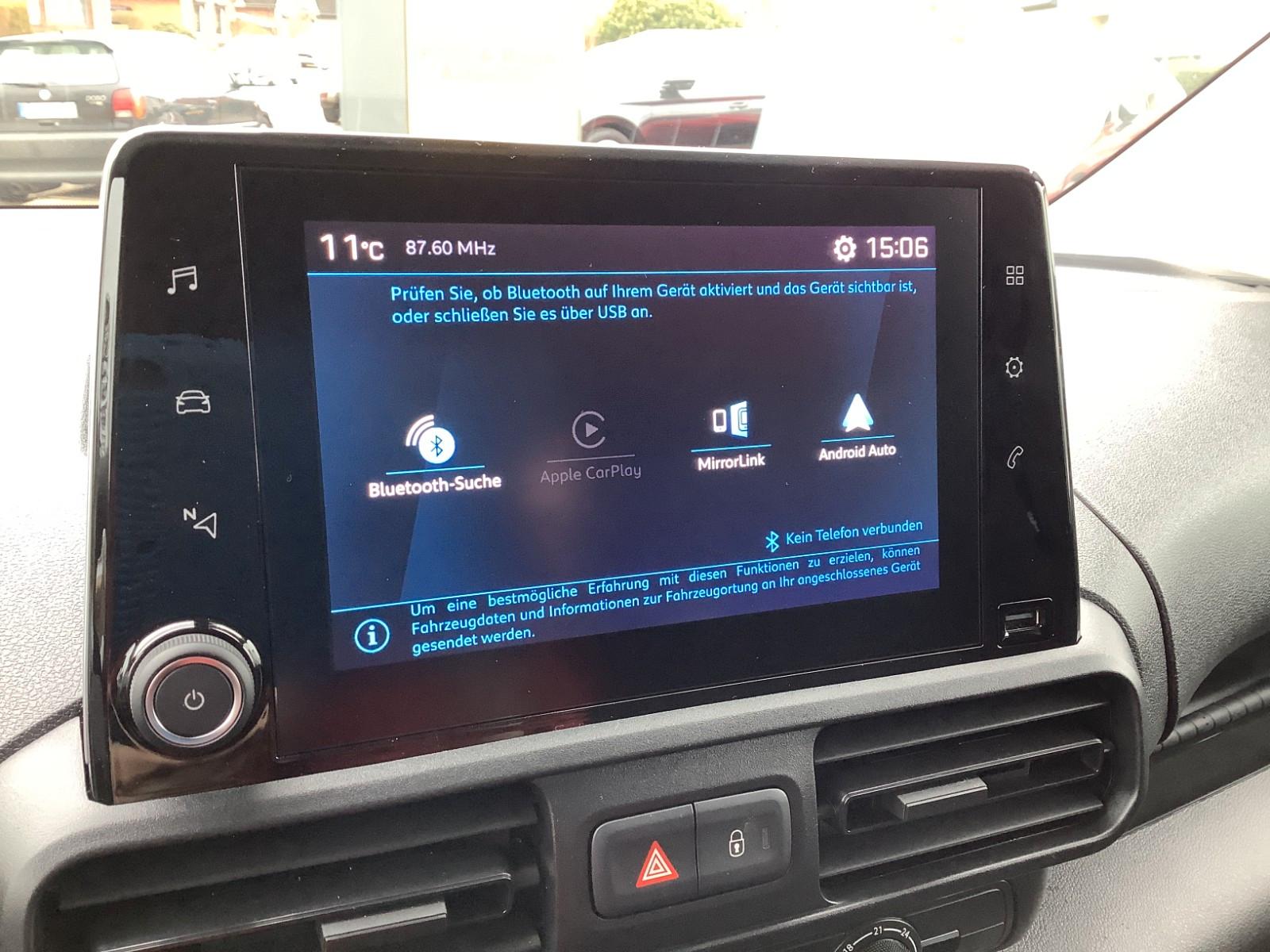 Peugeot Partner 1,5 BLUE HDI / AHK/ALLWETTERREIFEN/CAM