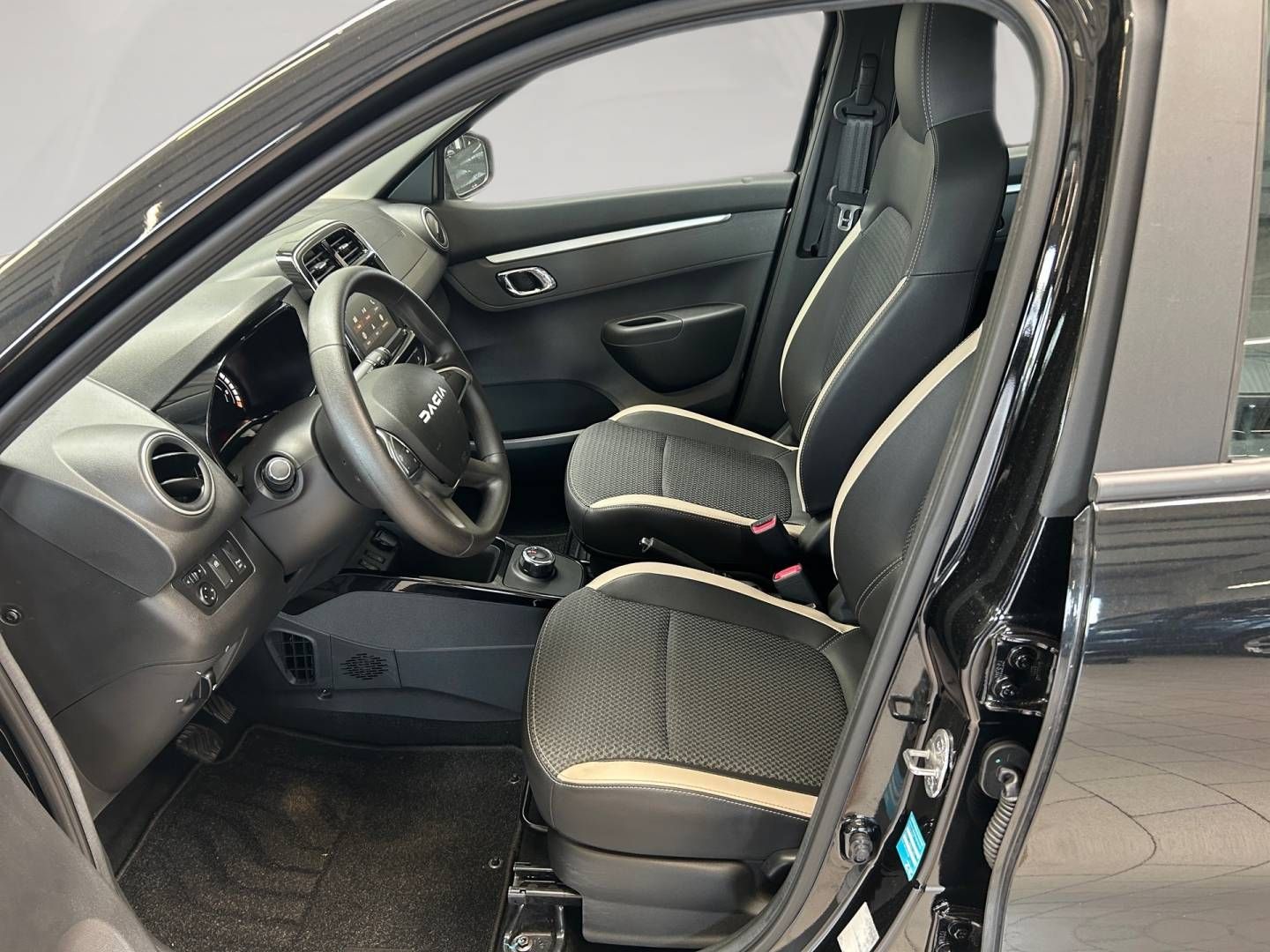 Fahrzeugabbildung Dacia Spring Essential | Klima | ISOFIX | LED
