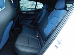 Fahrzeugabbildung Volvo EX30 Single M. Extended Range RWD Plus