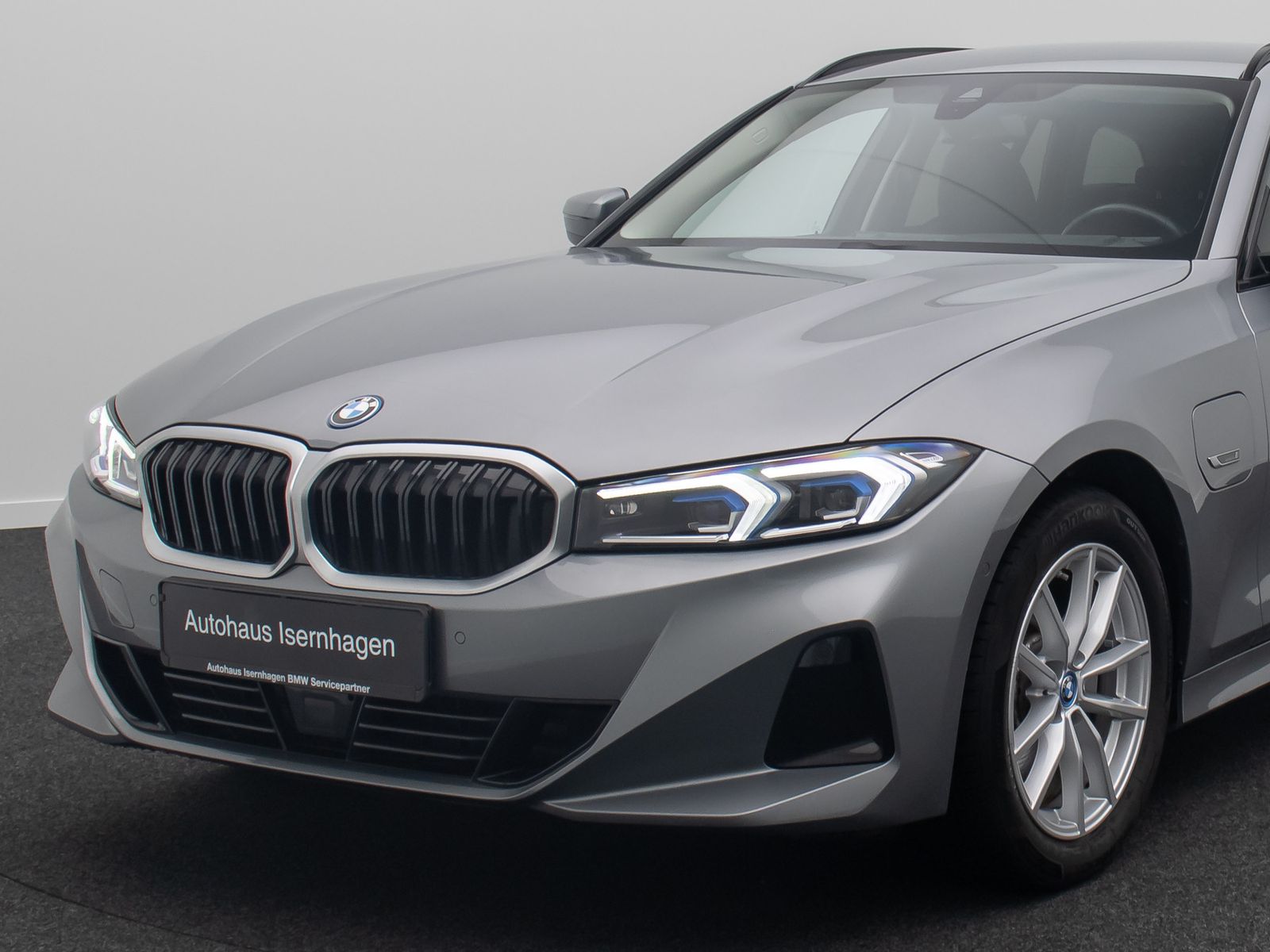 Fahrzeugabbildung BMW 330e Stop&Go Kamera DAB Komfort Leder Sport