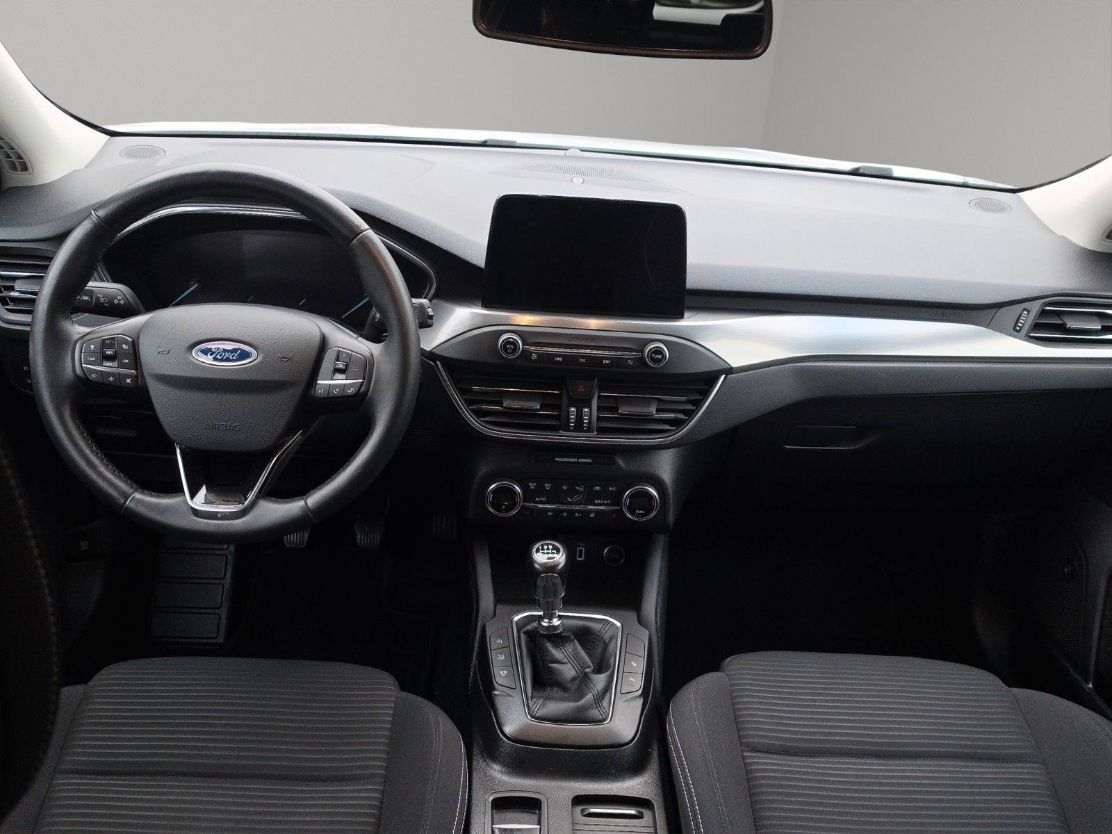Fahrzeugabbildung Ford Focus Turnier Titanium Navi Kamera