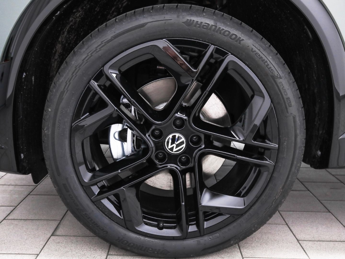 Volkswagen Tiguan R-Line 1.5 eHybrid DSG AHK Navi Pano IQ.L imagem 3