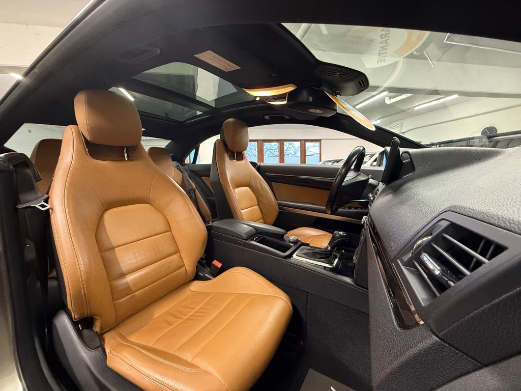 MERCEDES-BENZ E 250 CDI BE/ DESIGNO/PANORAMA/ CARPLAY/ R-KAM MERCEDES-BENZ E 250 CDI BE/ DESIGNO/PANORAMA/ CARPLAY/ R-KAM