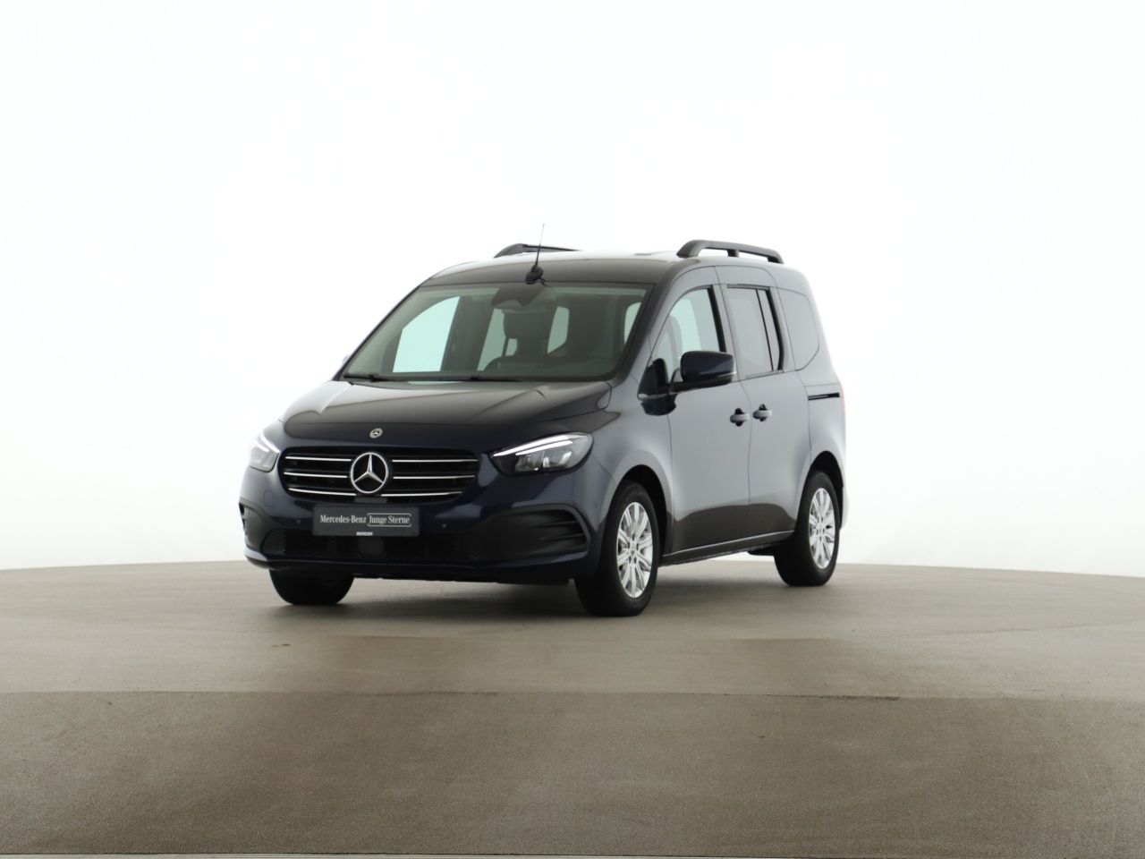 Mercedes-Benz T 180 d Standard Progressive MBUX Kamera LED imagem 2