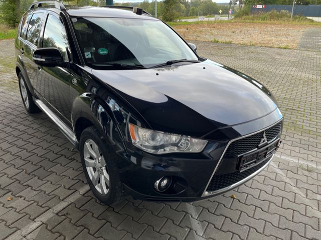 Mitsubishi Outlander Invite Automatic Allrad 7Sitze Xenon