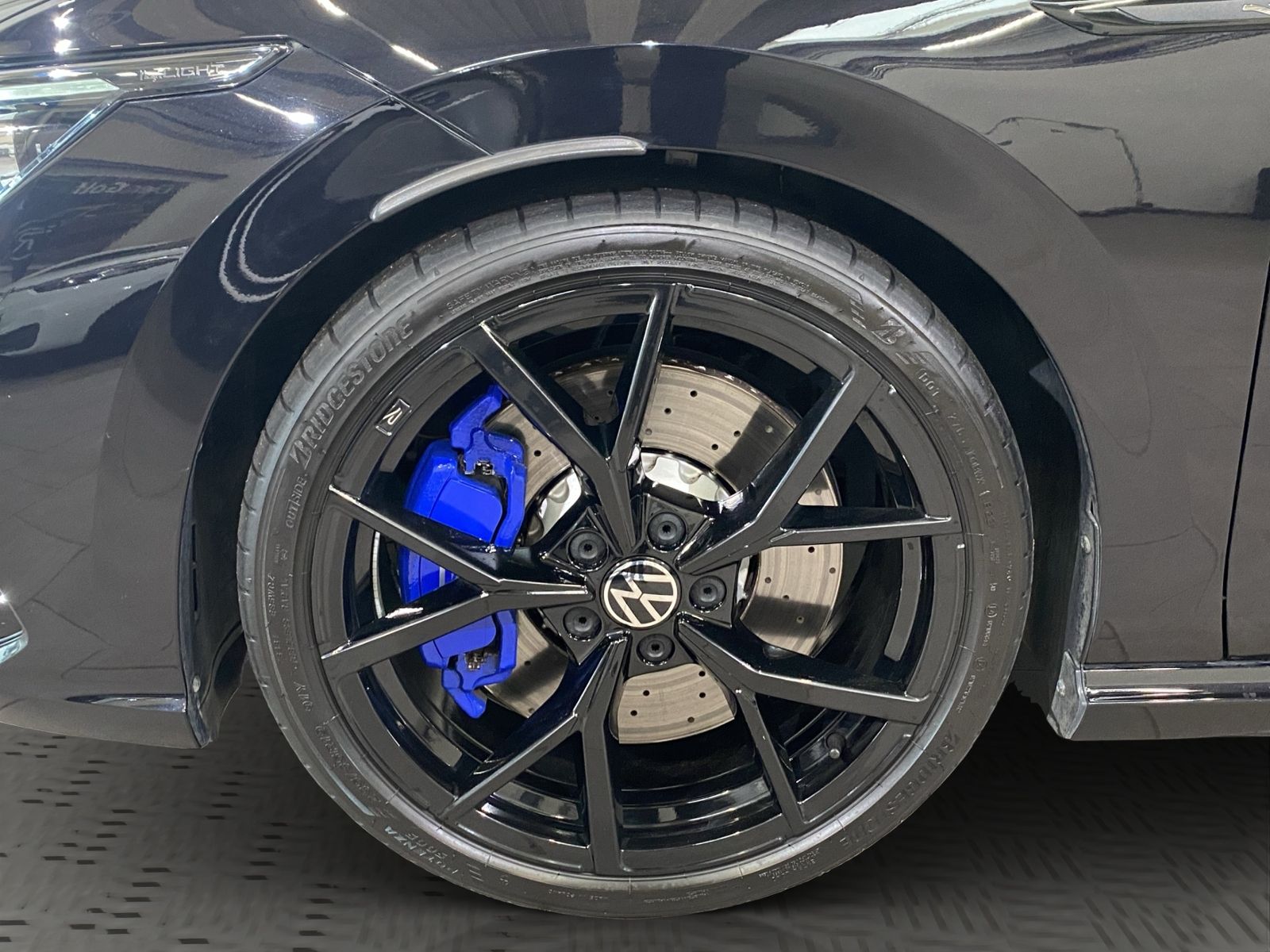 Volkswagen Golf VIII R Performance 2.0 TSI DSG 4Motion foto 15