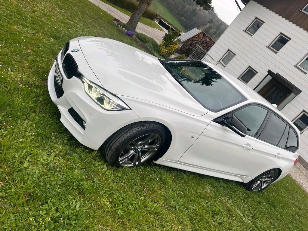 Image of BMW 320