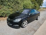 Opel Astra Twintop 1.6 Turbo Endless Summer - Opel Astra: Endless Summer