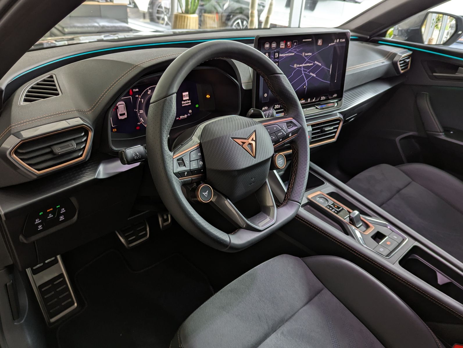 CUPRA Leon 2.0 TDI Intelligent-Dynamic-Edge-Pake Cam - Image 20