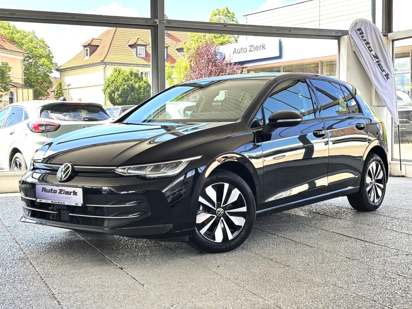 Volkswagen Golf VIII 1.5 eTSI DSG Goal NAVI ACC LED PDC GJR