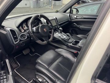 Porsche Cayenne - 7