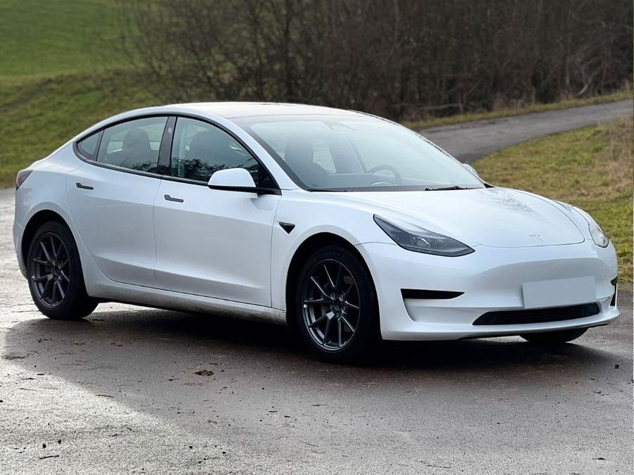 Tesla Model 3 RWD 1. HAND TÜV NEU