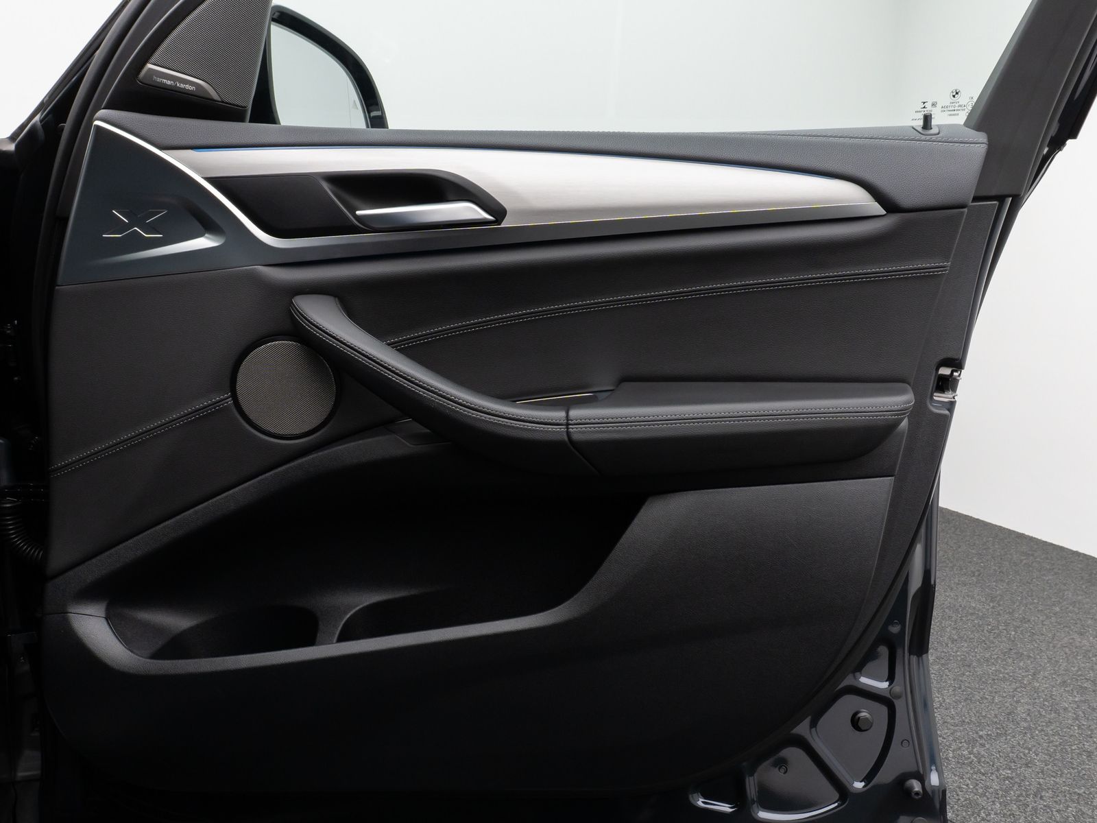 Fahrzeugabbildung BMW iX3 Impressive 360° H/K HUD DAB Panorama 20Zoll