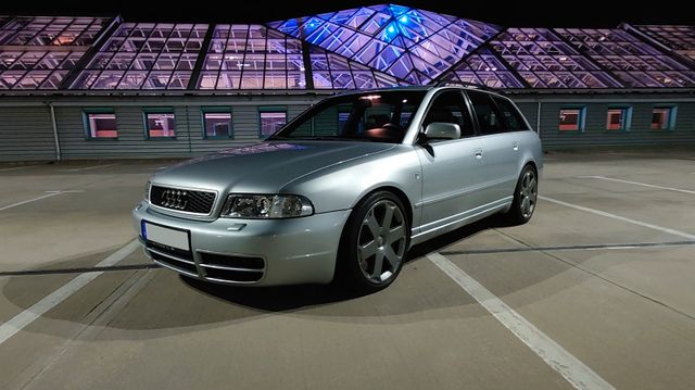 Audi S4 2.7 quattro Avant -