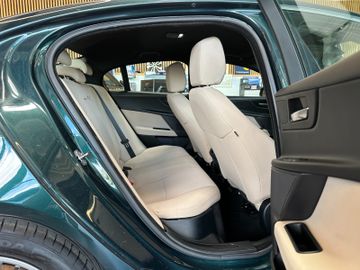 MYAUTOCENTER – Gebraucht- und Jahreswagen mit Werkstattservice in Pfaffenhofen Jaguar XE Pure *LED*Keyless*2-Zonen*Tempo*Navi*