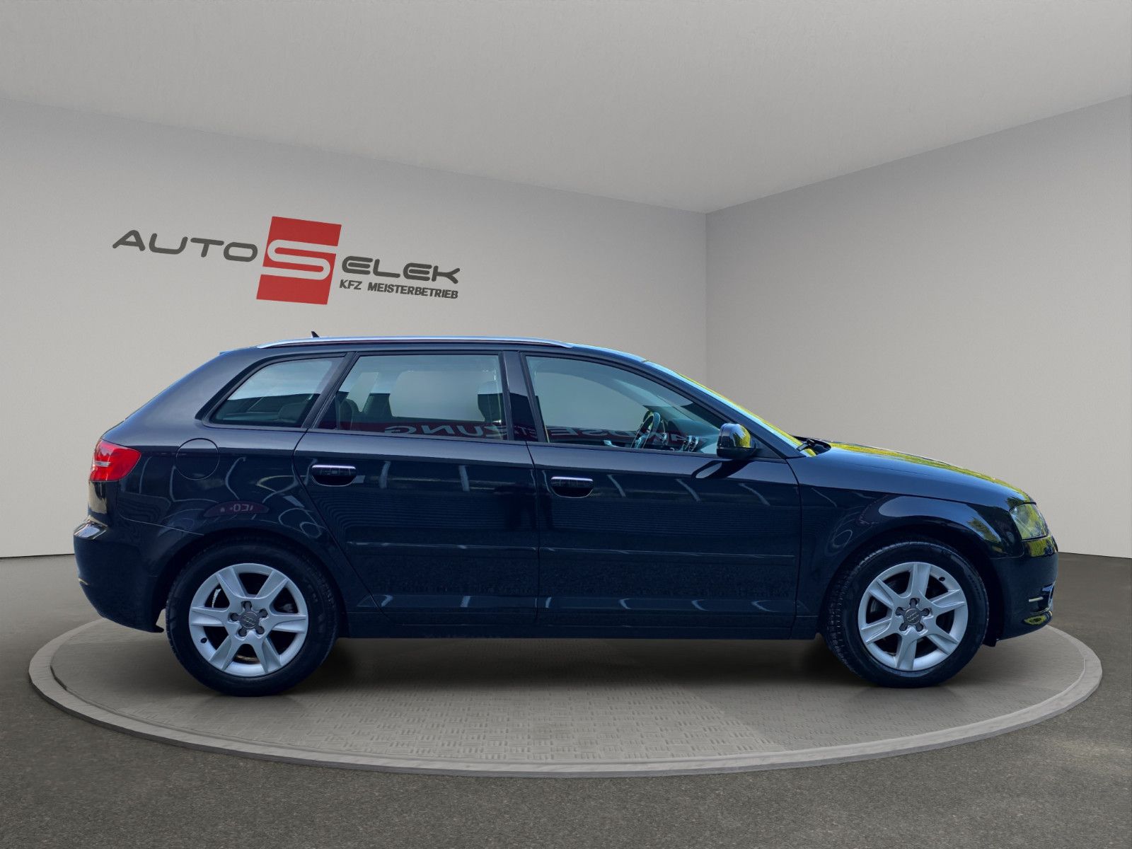 Fahrzeugabbildung Audi A3 Sportback 2.0 TDI AUS 1.HAND/AHK/KLIMA