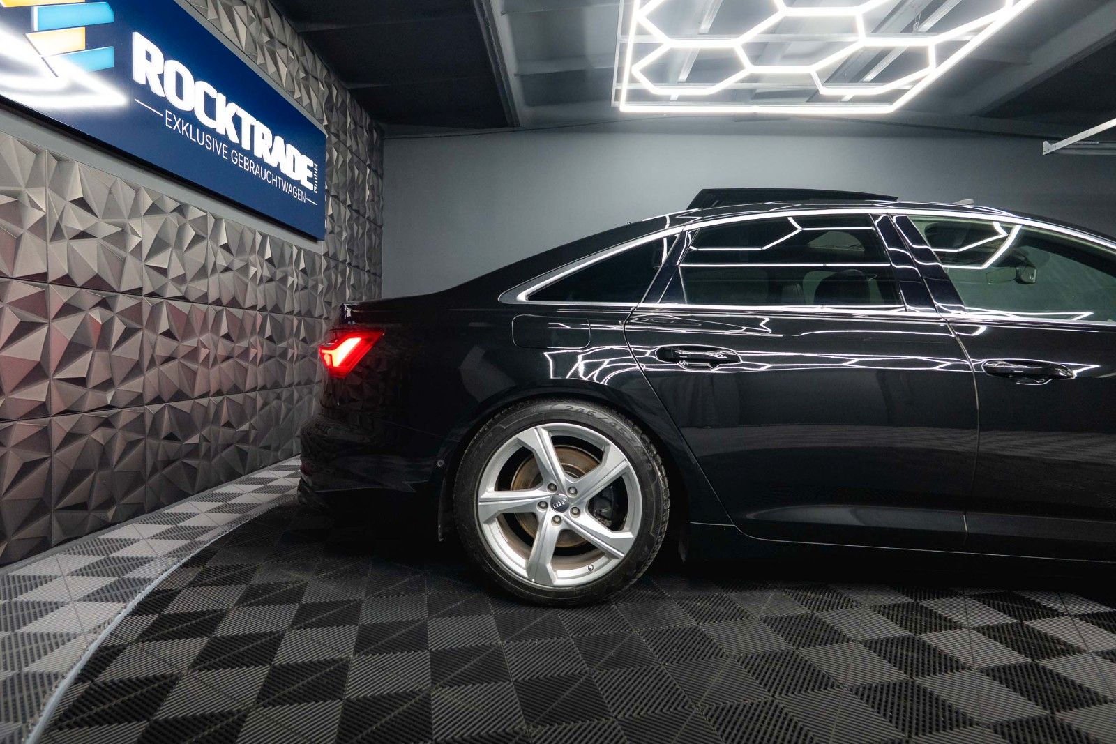 Fahrzeugabbildung Audi A6 55 TFSI quattro S-Line Plus *ACC*Pano*LED*DAB
