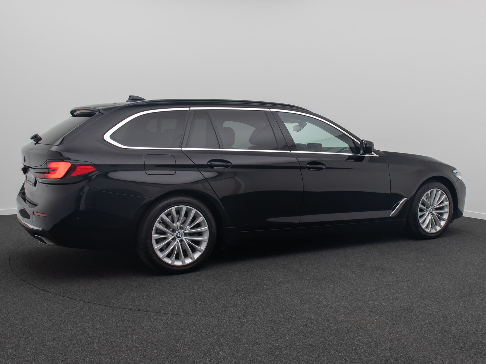 Fahrzeugabbildung BMW 520d Luxury Line DAB Kamera AHK 4xKlima Alarm