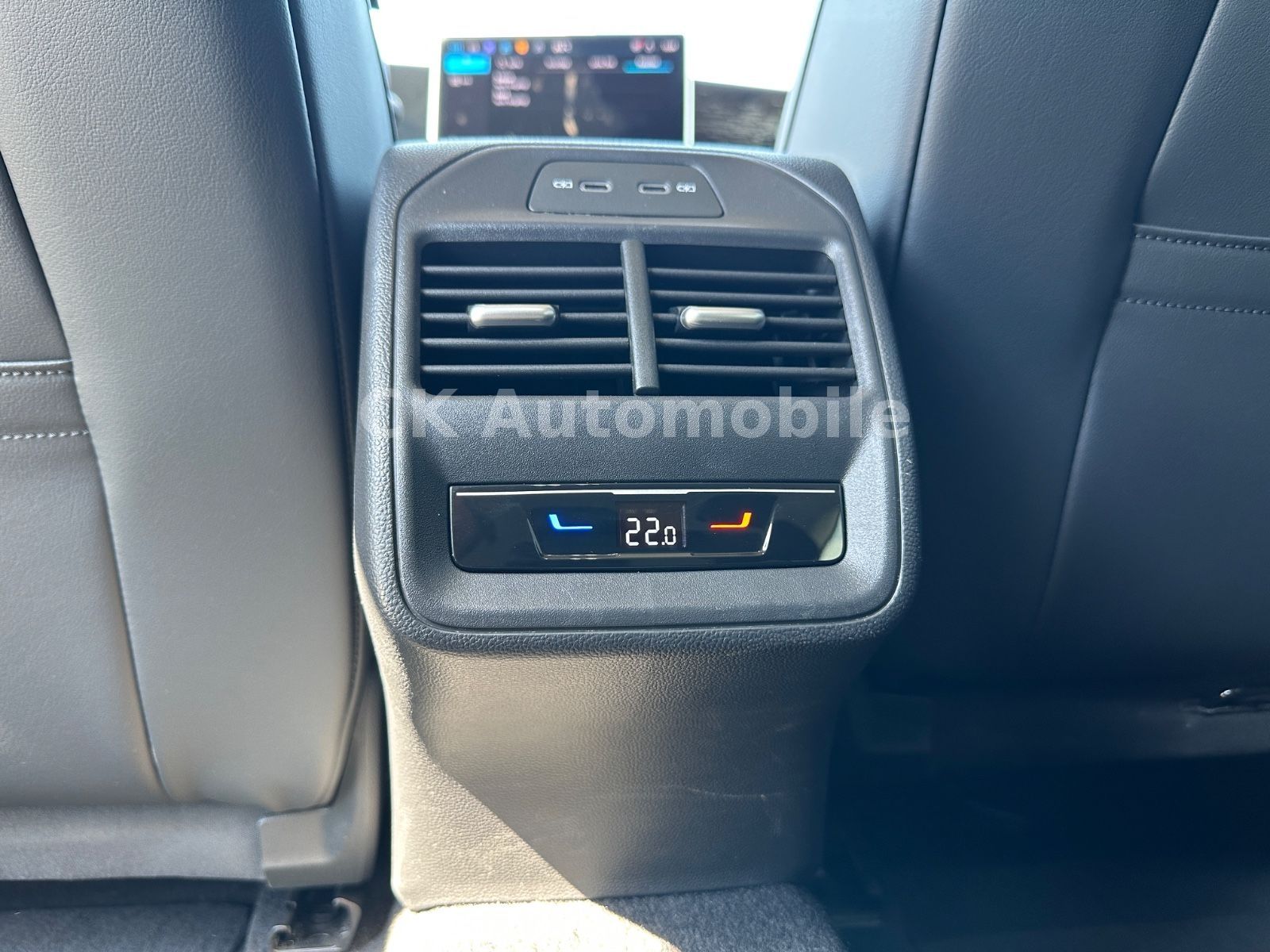 Fahrzeugabbildung Volkswagen Passat Variant 2.0 TDI Elegance/Kamera/ACC/LED